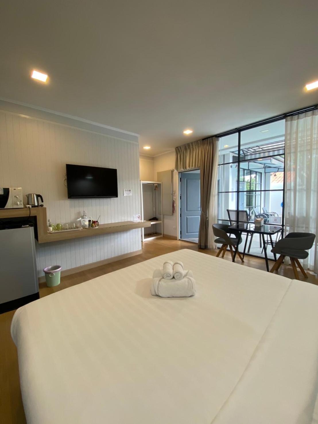 La Riva Boutique Hotel Kamphaeng Phet Exterior foto