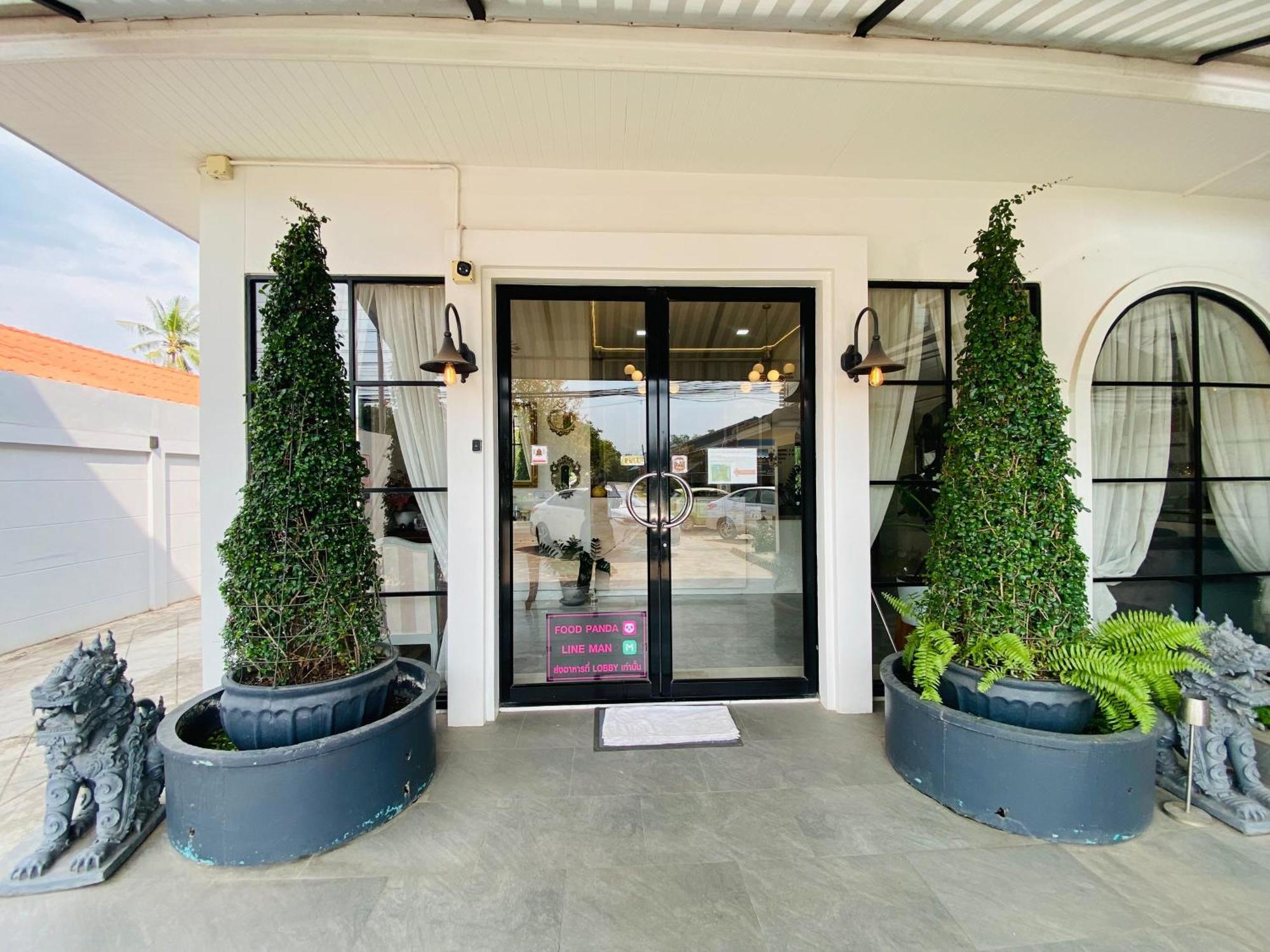 La Riva Boutique Hotel Kamphaeng Phet Exterior foto